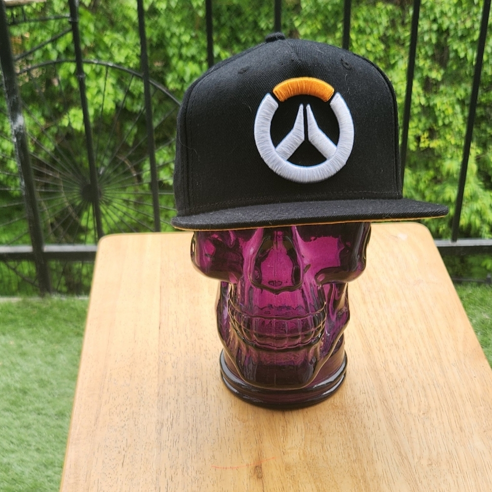 UNISEX Adjustable Band OVERWATCH Logo.  Great Used Condition, Never Worn